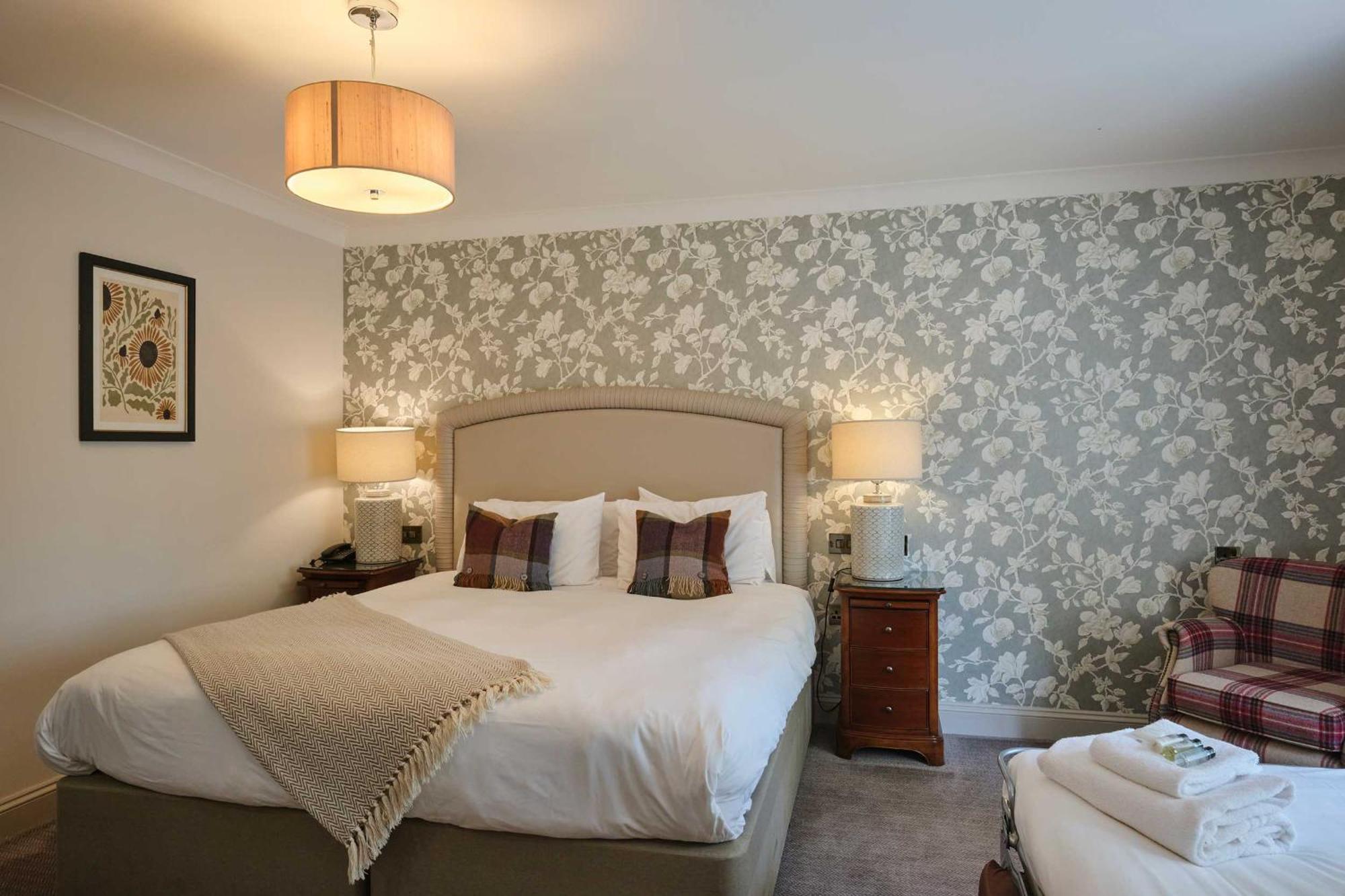 Stratton House & 3*