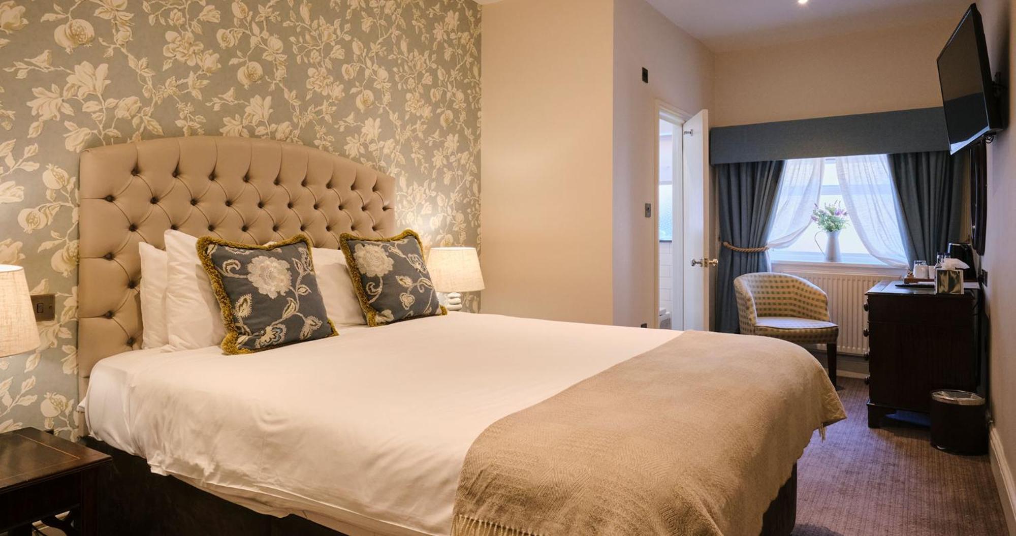 Stratton House & 3* Cirencester
